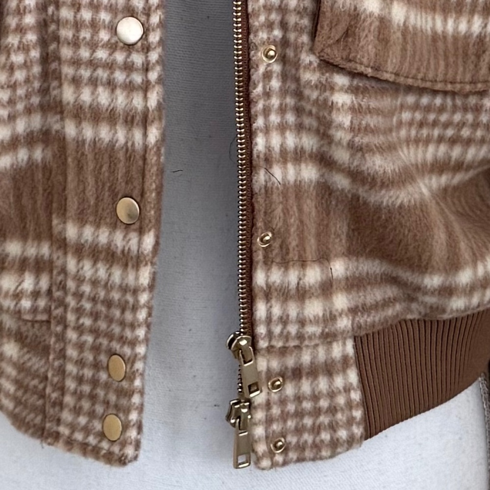 Plaid Patterned Flannel Like Jacket - image 7